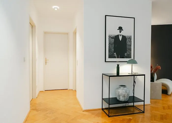 Cozy Corner Perfect For 4 To 6 Hip Area And Parking Vienna